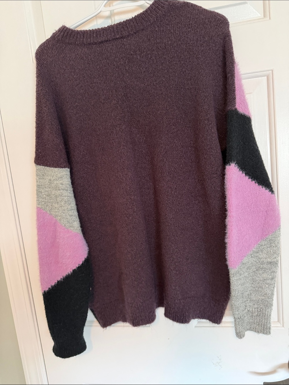 Noisy May Geometric Colorblock Crewneck in Pink, Gray, Black, Plum - Picture 3 of 3